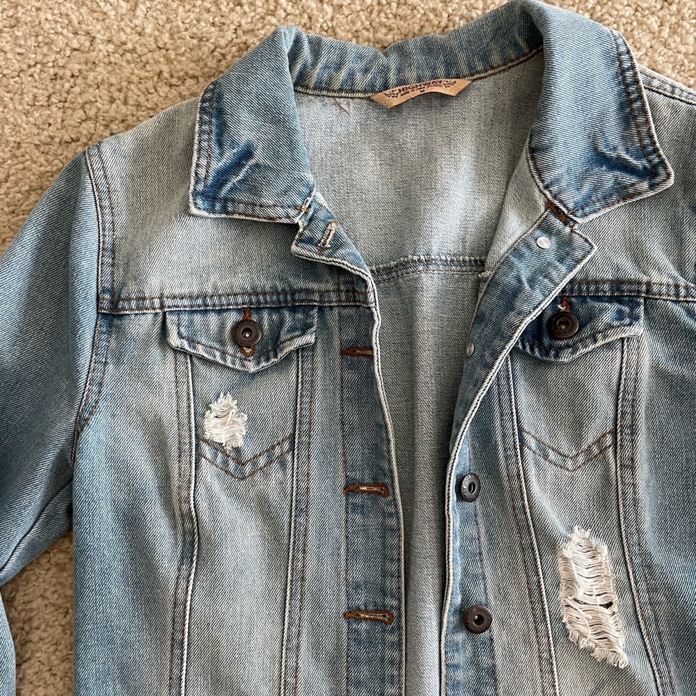 Blue denim jacket - Picture 2 of 3